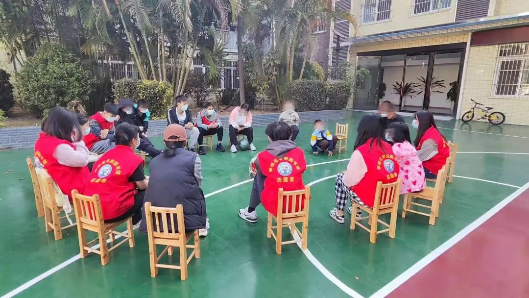 “击鼓传花”游戏